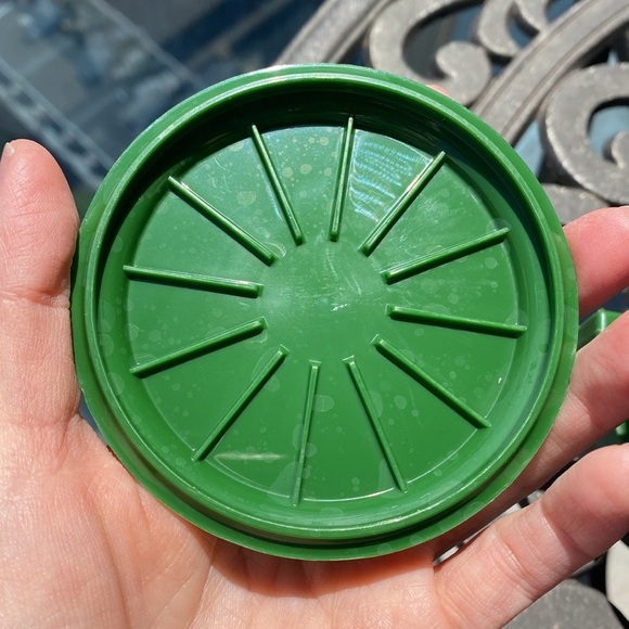 Tupperware - Vintage Cups Mugs Lids Set of 4 Red and green 1312-8 1312-7 - Picture 6 of 17